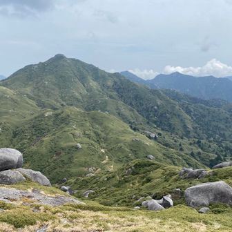 永田岳から見た宮之浦岳