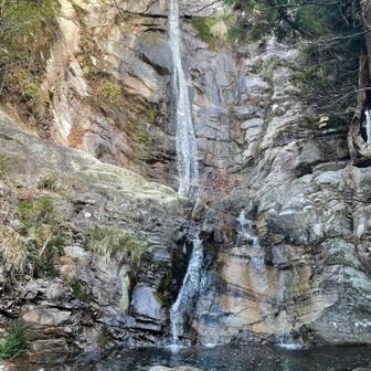 白糸の滝からスタートします👍
ザック無しだから身体が軽い軽い😊
