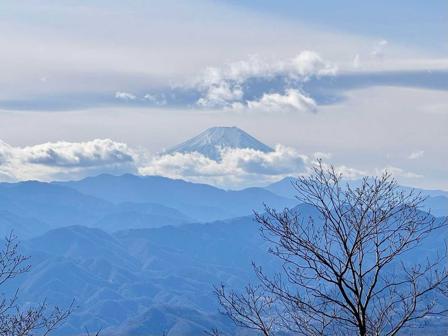 雲がかかっていても見れると嬉しい富士山。
