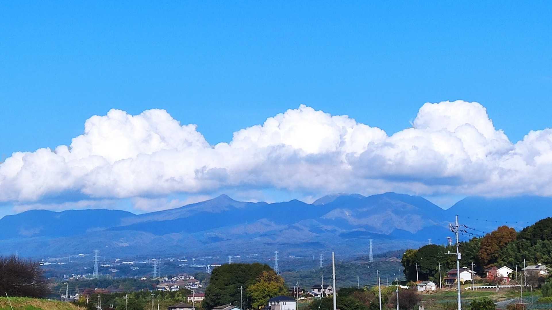 ☁☁下には　とんがりの赤城山✨