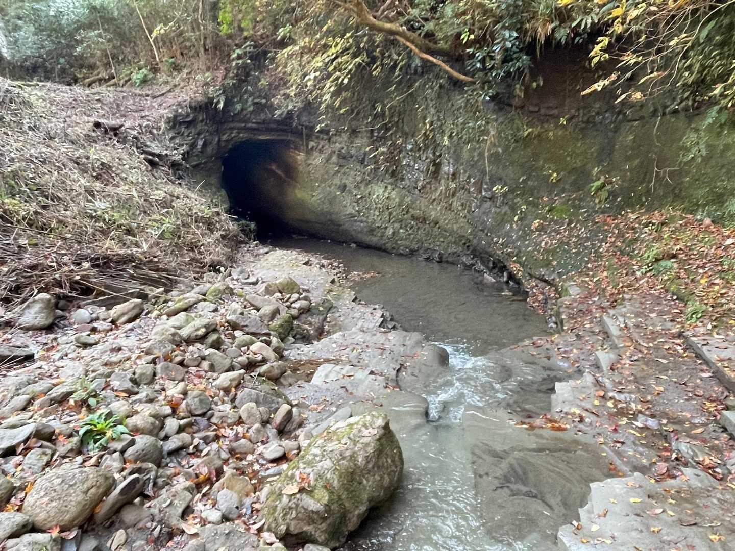 川廻しのトンネル