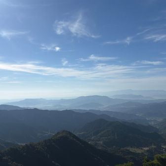 遠くに多良山系
