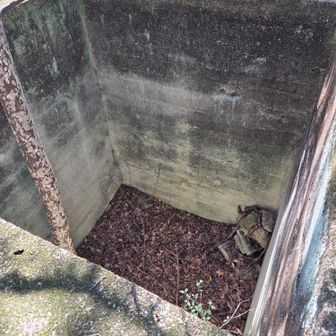 山頂にあったコンクリート建造物