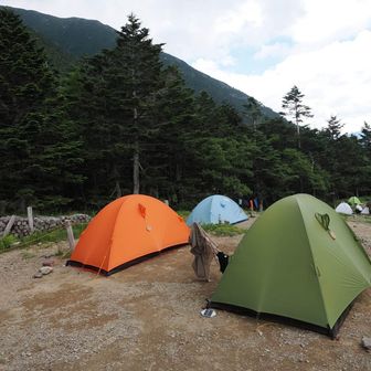 ２日目テント
隣は、甲斐駒まで行く若い方。光岳にもいた