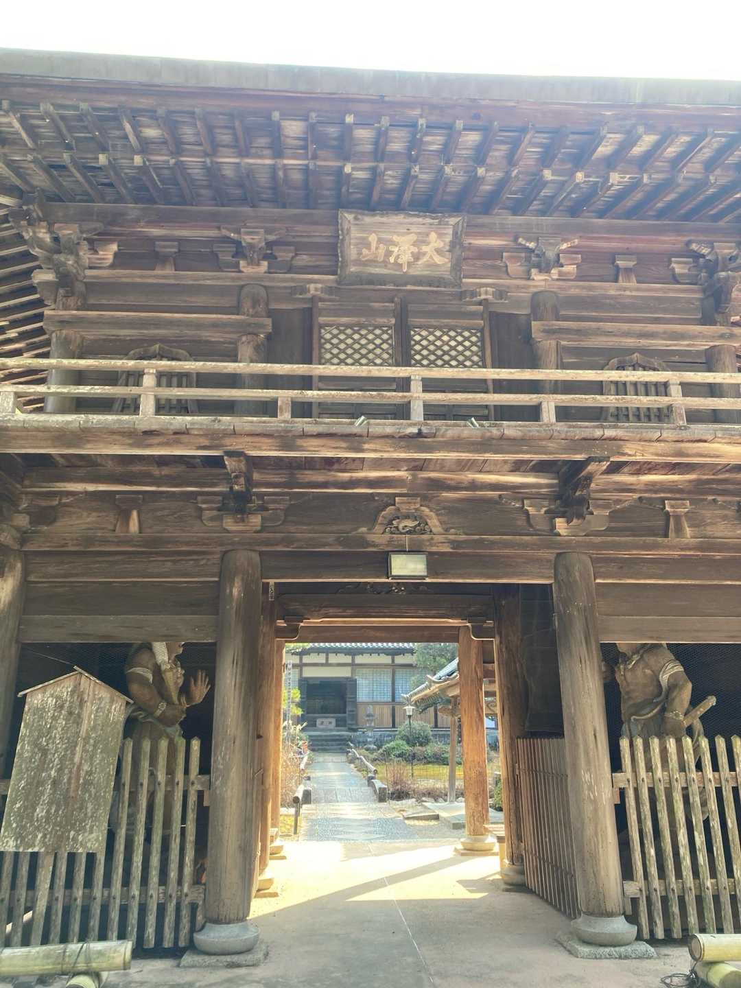 龍渓院到着💦立派な山門、古い🤔