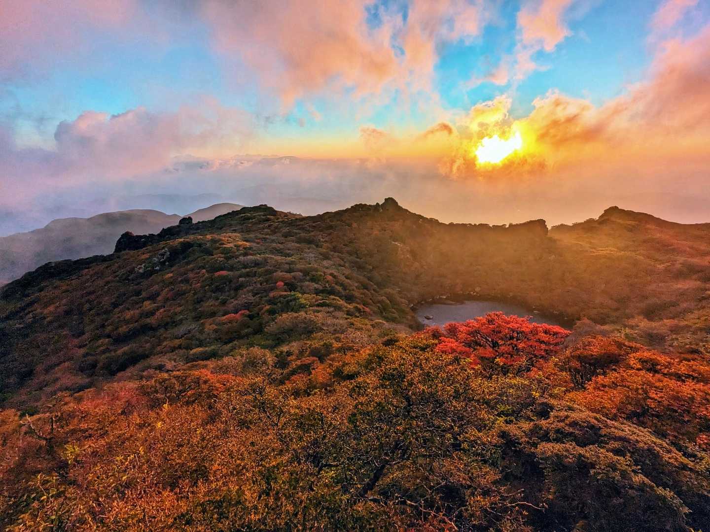 牧ノ戸峠-大曲登山口-諏蛾守越-三俣山-坊がつる炊事場-北 周回コースの写真
