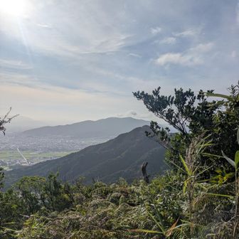 展望所より飯盛山
