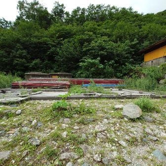 白馬尻荘前の広場。