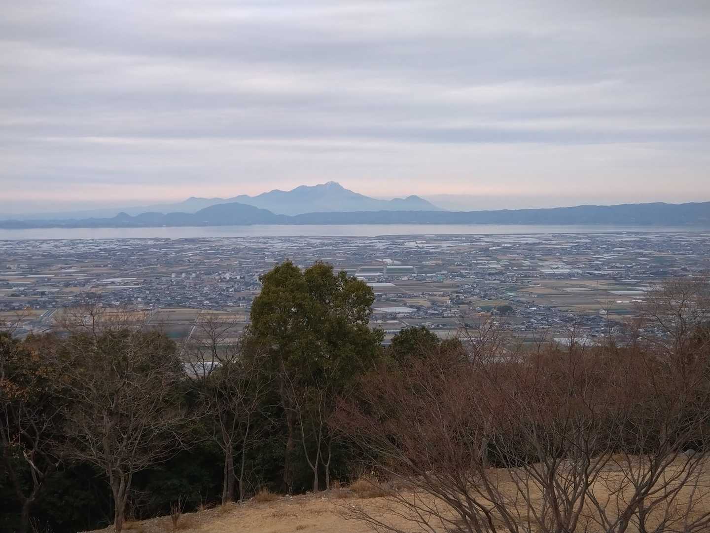五合目登山口に着ていきなりこの素晴らしい景色✨天草と雲仙普賢岳が観えました😊