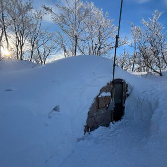 小屋で山友と合流🙌
楽しく一緒に下山させてもらう🚶‍♀️🚶🚶‍♀️