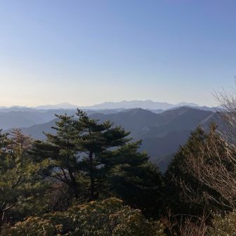 丹沢山地がよく見える