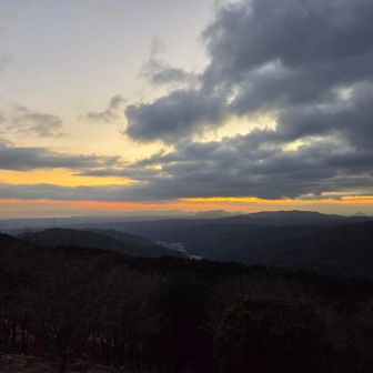 国見山到着。築城町の方々が10名くらい
いらっしゃいました😊