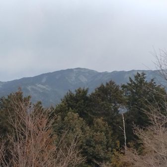 古処山方面
うっすら雪が……