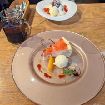 お疲れ様デザート
本日はケーキセット🍰に…😋