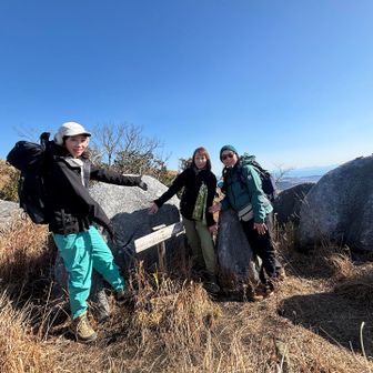 平尾台沢山ピークありすぎて
どこがどこかわからなくなる😂
山頂🙌
