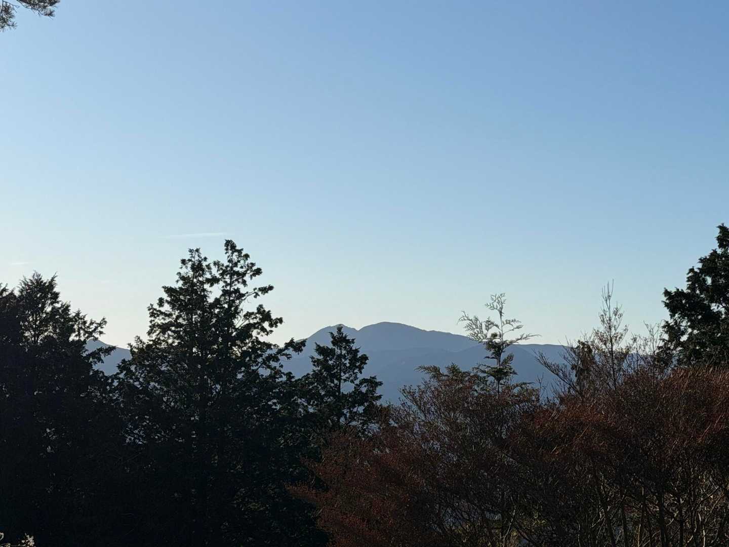 前日も賤機山から見た竜爪山