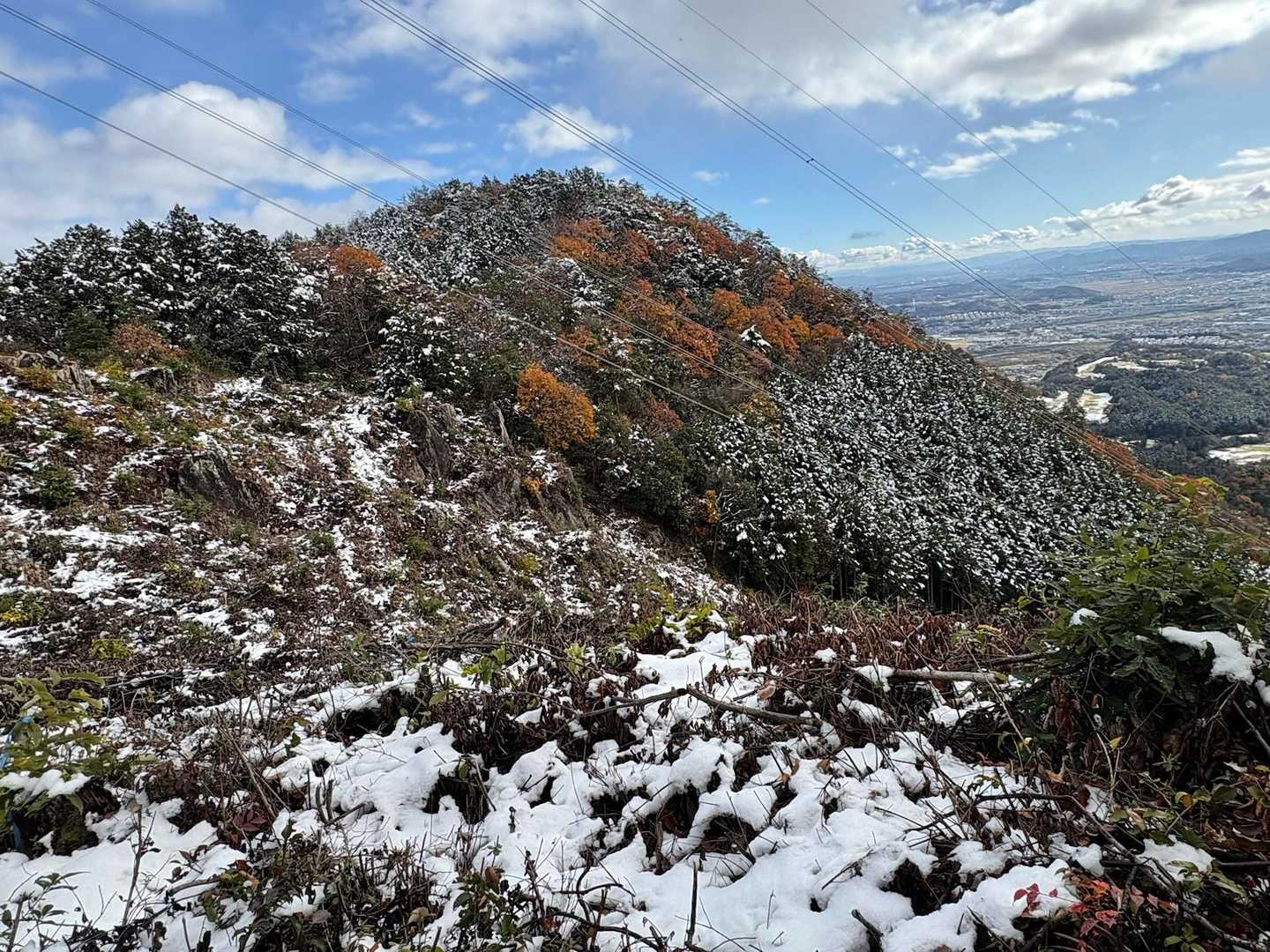 青空広がってきた白山