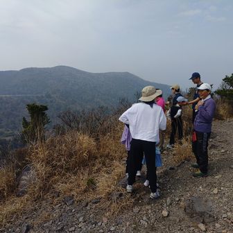 白鳥山方面を見る。