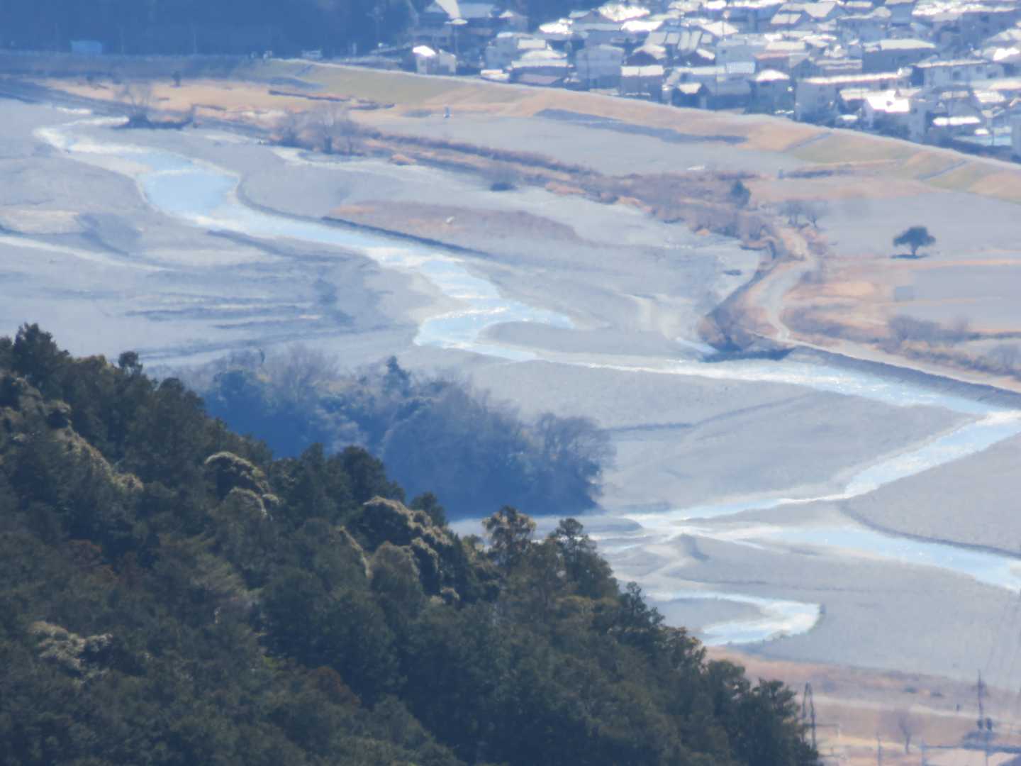 舟山見えた！瀬切れしてる時しか登れない、川の中洲の山。