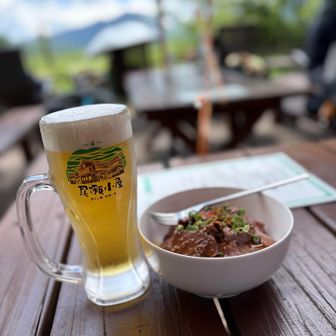 生ビールは私のご褒美🍺900円
ハラミ丼1,800円は山友さんの拝借(о´∀`о)