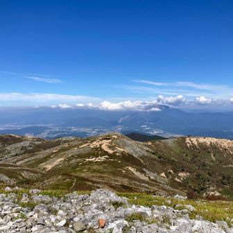 雲に隠れてるけど伊吹山⛰️