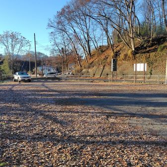 破風山登山口の駐車場　トイレ無し