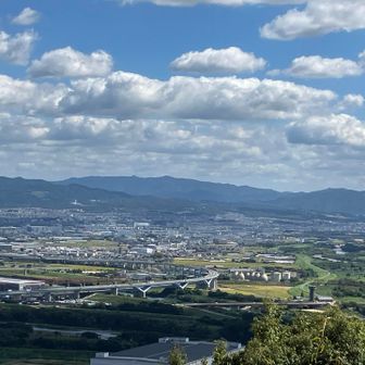 前に登った
北の大峰鷲峰山
行くのも帰ってくるのも時間がかかったけど
意外と近く見えます👀