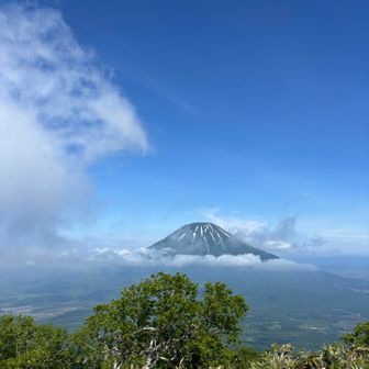 本当はこの山に登る予定でしたが。カミナリが怖すぎてやめたけど、杞憂でした。残念。