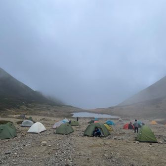 双六で停滞を決めた。
携帯が瀕死だったのだが、隣のお兄さんに充電器貸していただき復活😭ありがたすぎ