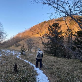 燕山が見えてきました。
なかなか登り甲斐がありました
