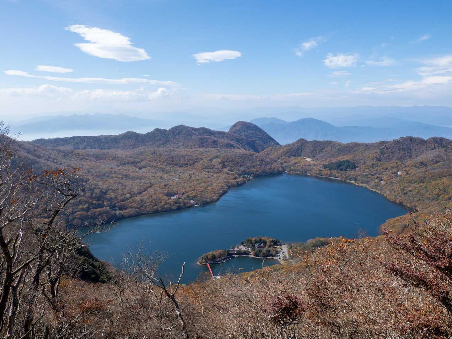 駒ケ岳から大沼を見下ろす