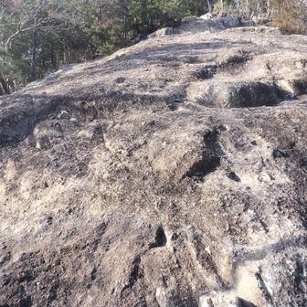 小野アルプスが近くだから、紅岩と似てる
