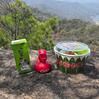 昨日、マツダスタジアムで買っておいた｢むさし｣の｢山賊むすび弁当🍙｣
