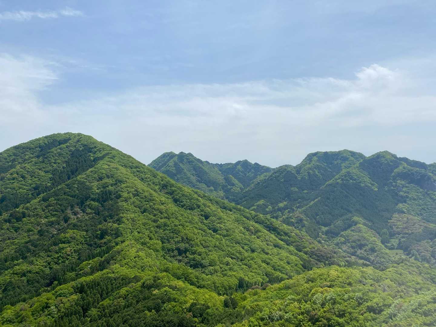山頂の先の展望台？からは、良い景色☺️