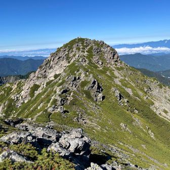 流石に農鳥はキャンセル😝
もう一個のルート、塩見行く方の三峰山まで行ってみよ😁