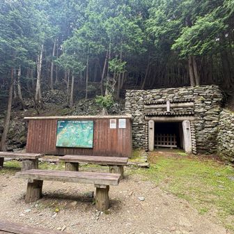 避難小屋🛖トイレはありません🙅‍♀️