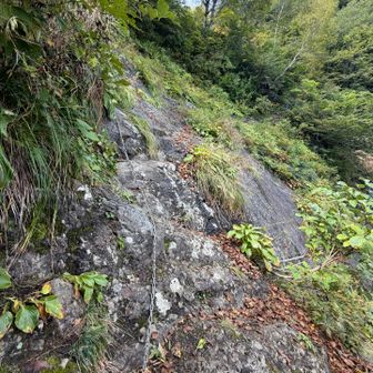 鎖場を慎重に