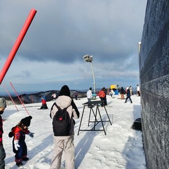 ファミリー多い
暖房付のトイレ🚻(この黒い建物)あります