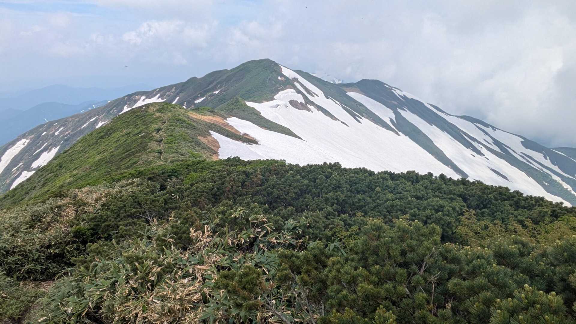 目指す地神山と地神山北峰