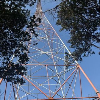 鉄塔巡視路を歩く