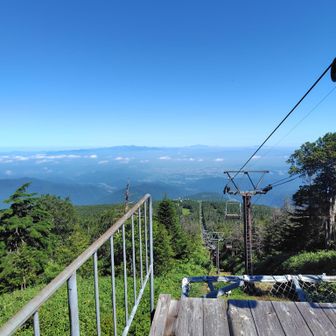 「月山や、さらに奥の鳥海山まで見えるよ」
と係りの方より。
貴重な晴れの眺望☀️