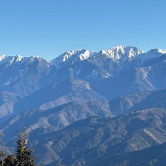 木曽駒ヶ岳へと続く稜線〜空木岳〜南駒ヶ岳、越百岳　去年はこちらを歩いた
空木岳〜南駒ヶ岳の間が歩けてないけど、大越百サーキット、、歩けるほどの体力つけれるかな🤔