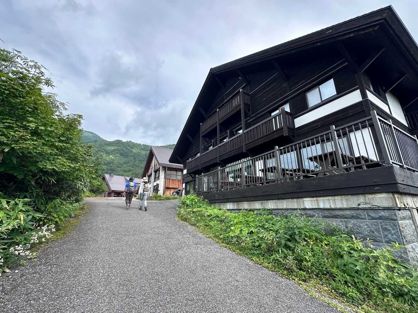商店街のように飲食店が数軒連ねてます。
シャインマスカット味の🍦食べたかったなぁ🥺