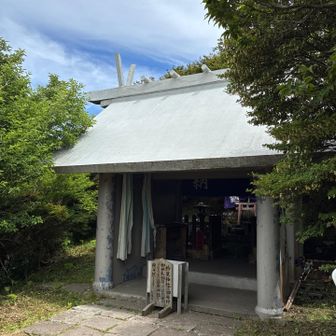 妙見神社⛩️🙏
ここで出会った、85歳とおっしゃる紳士とご一緒して、国見岳へ🚶‍♀️
とてもお元気で、私もこうなりたいなぁ〜と、思える素敵な方でした🥰