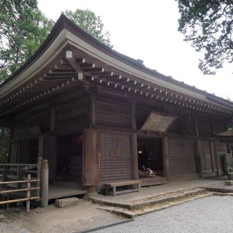 さらにさらに長い階段を登って奥之院へ🙏

そしてここは室生山のピークです⛰️

ちょうど900座になりました⛰️