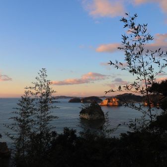 早朝の色が昼の色に変わりつつある