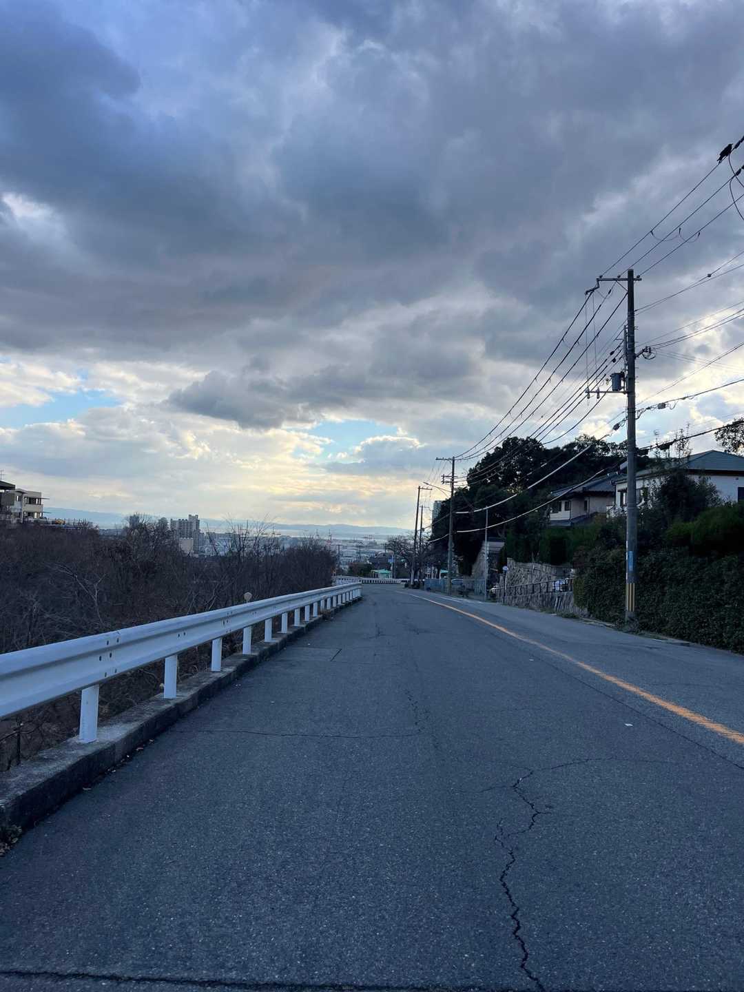 やっと下界です💦長かったです〜

今日はお友達に誘っていただき初めて氷瀑を見ましたが、すごい大きくて綺麗でした😍
途中一緒に行っていただいたお二人には本当にお世話になりありがとうございました🙇‍♀️

今日も本当に良い山行でした😊
ありがとうございました。