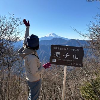 山頂は富士山と北側の展望は良いけど、南アルプス方面は途中の方が展望いいですね
