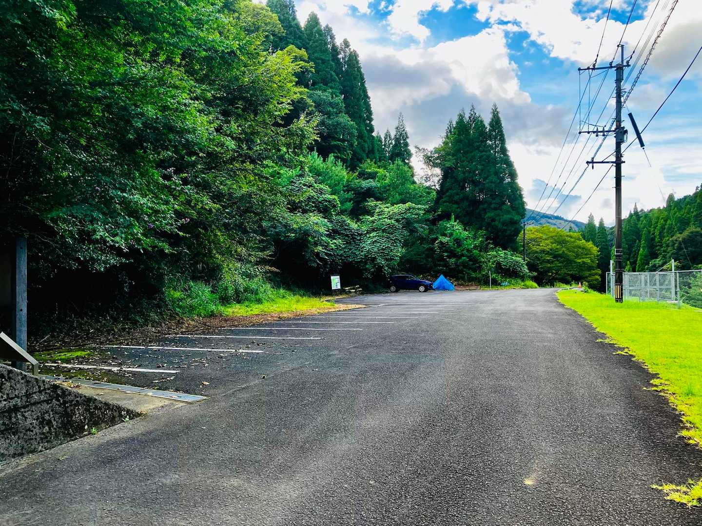 やぁ〜長かった〜疲れた〜、誰もいないので全部着替えてスッキリ😆
無事に下山、ありがとうございました🙇‍♂️
とってもいいお山でした😆