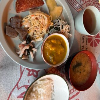 スゴ乗越小屋　カレー美味しい